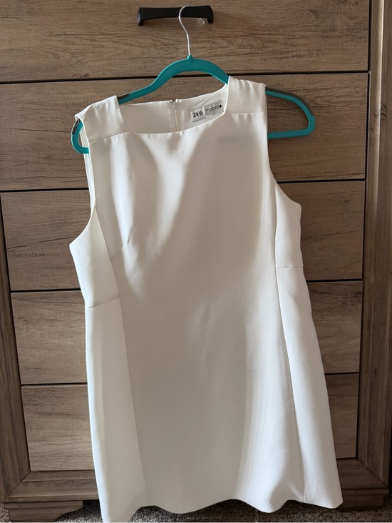 Zara Dresses & Skirts - Zara Cream Sleeveless Mini Shift Dress